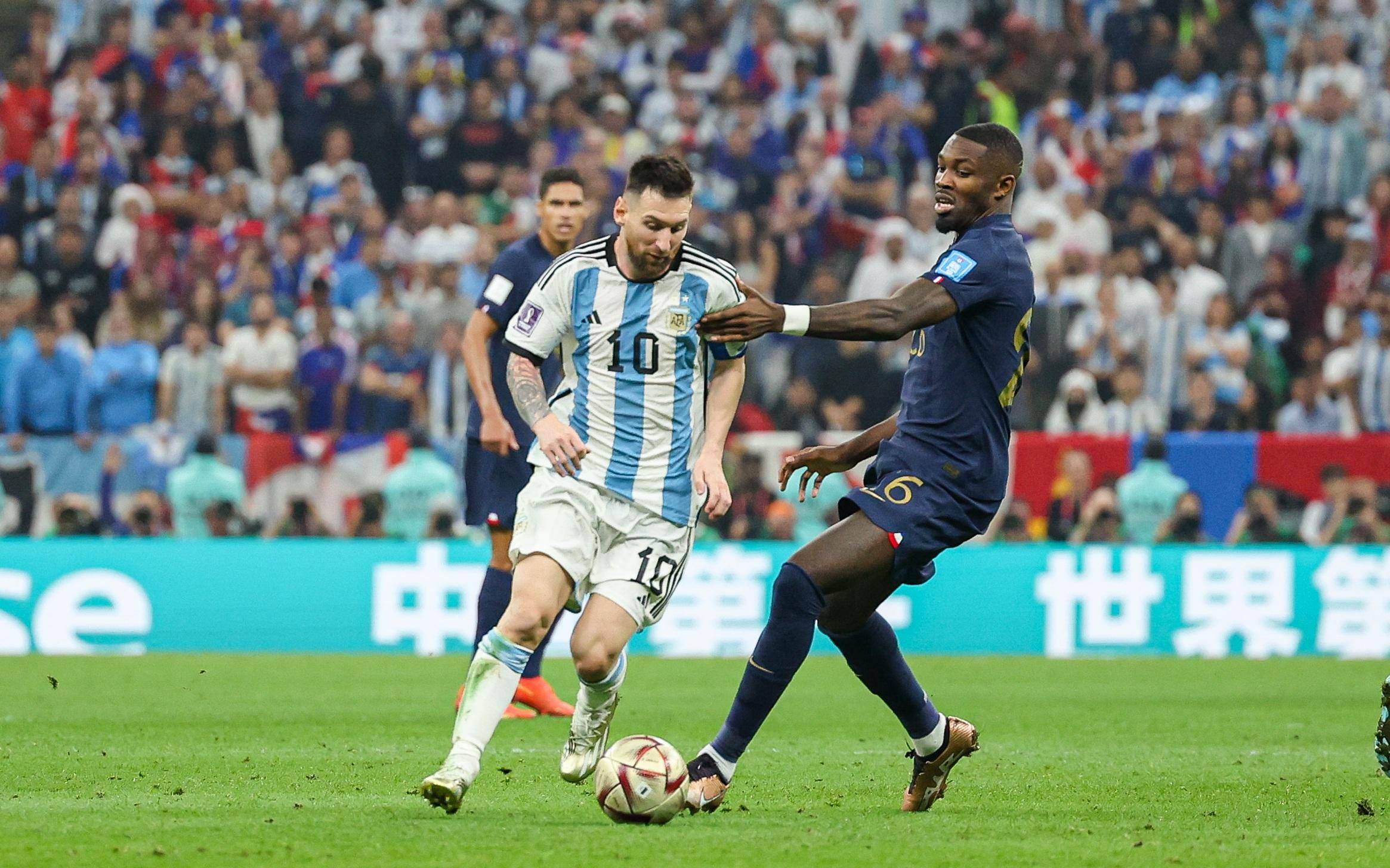 而中场核心 而中场核心