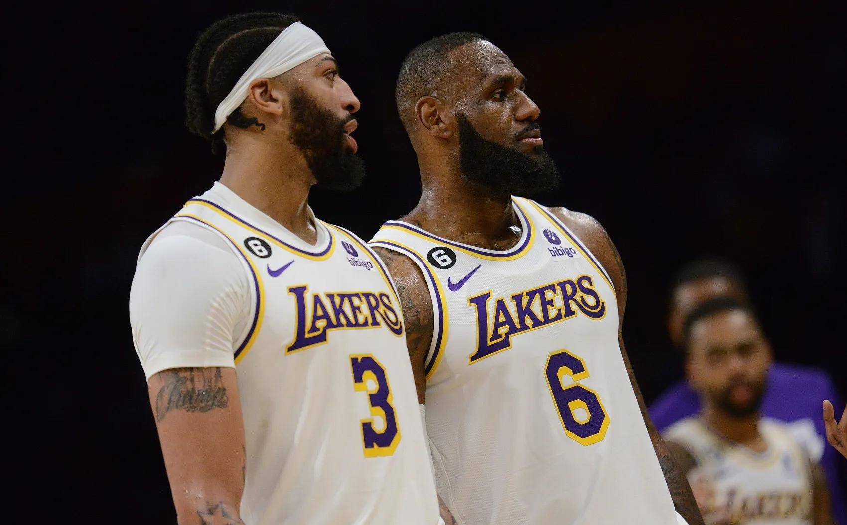 的新兴足球 的新兴足球